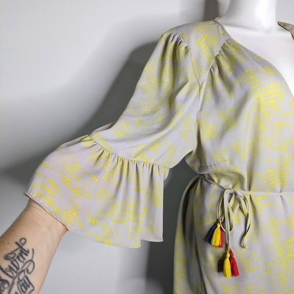 Melissa McCarthy Seven yellow grey wrap blouse 1X - Picture 2 of 11